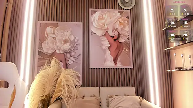 Daphne Fox  online show from 26, 11, 2025