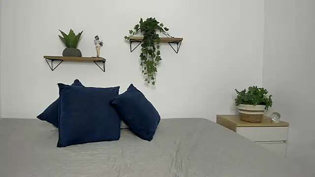 naughty 1girl online show from 13, 4, 2026