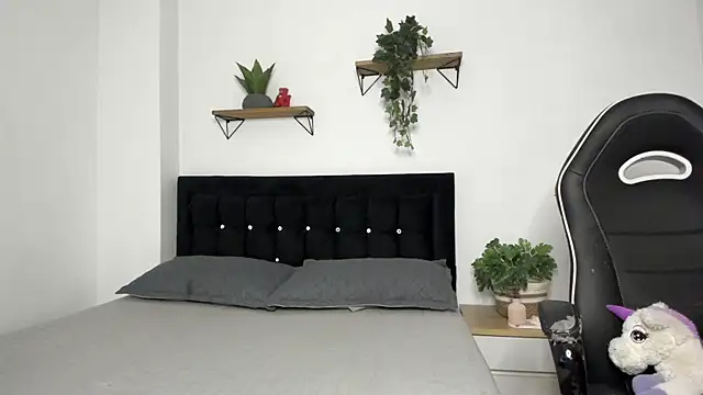 naughty 1girl online show from 14, 11, 2025