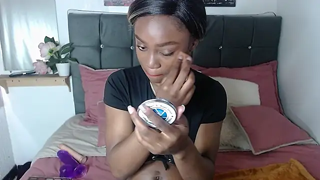 nikkystorm1  online show from 14, 3, 2025