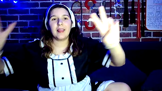 Heleneecesmecs2 online show from 6, 11, 2025