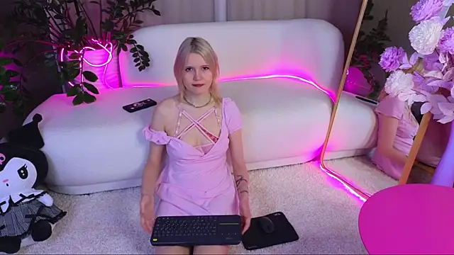 NellieLoyns online show from 18, 3, 2025