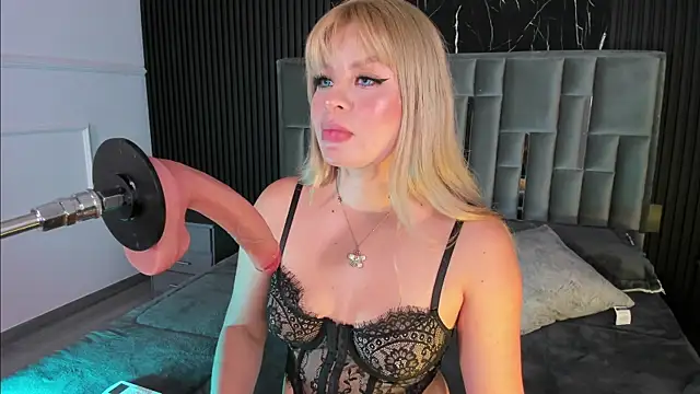 LolaAngellx online show from 13, 1, 2026