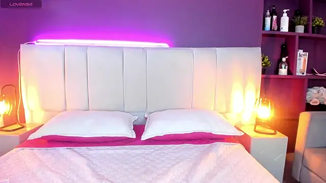 PamelaEvans   online show from 11, 1, 2025