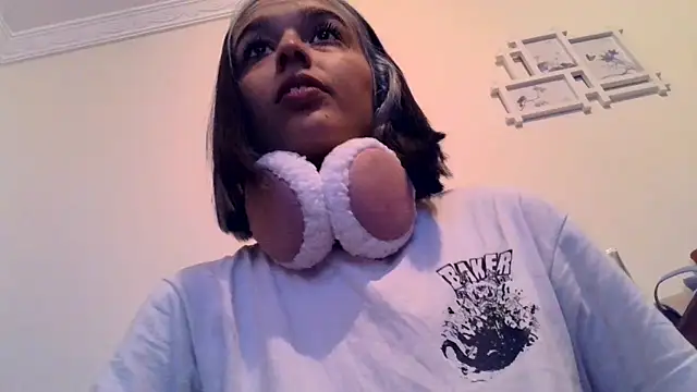 Snapshot of BlueStoneX chatting on 13, 2, 2026 BlueStoneX online show from 13, 2, 2026