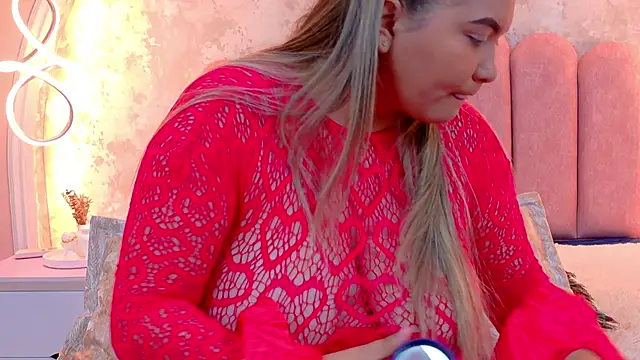 MiaLaurents online show from 9, 4, 2026