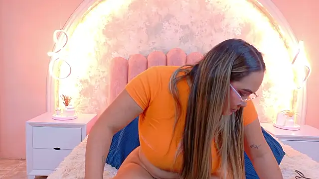 MiaLaurents online show from 26, 3, 2026