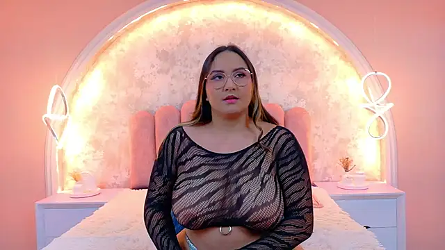 MiaLaurents online show from 9, 11, 2025