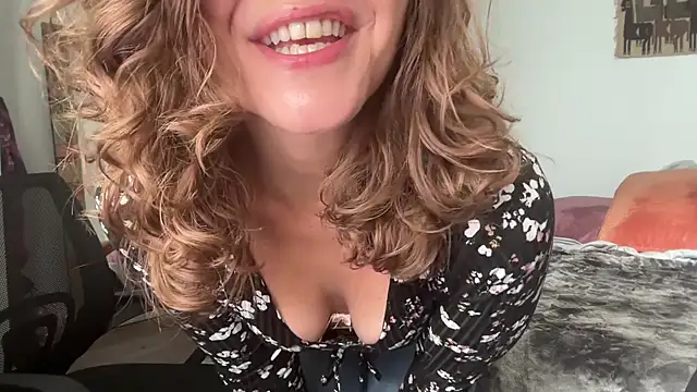 leahsparkles online show from 11, 11, 2025