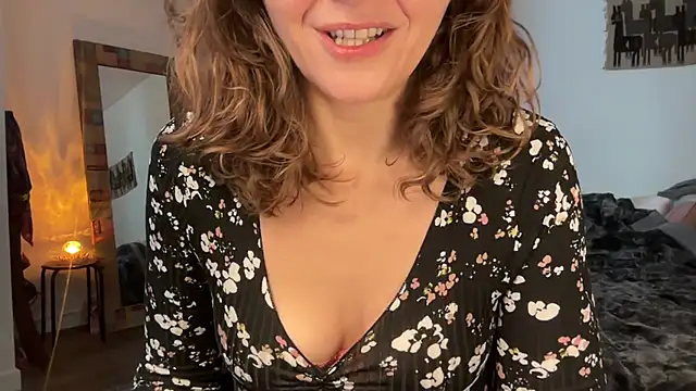 leahsparkles online show from 3, 12, 2025