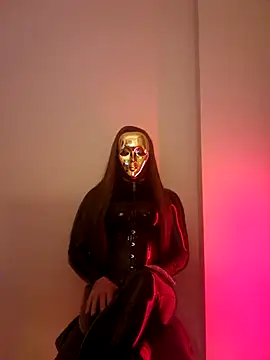 NoraInMask online show from 4, 3, 2025