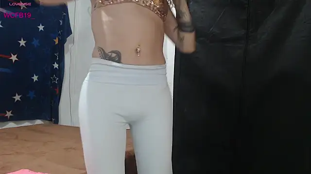 NaughtyBarbie19 online show from 22, 10, 2025