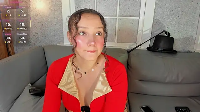 LucyLovelyy online show from 7, 10, 2025