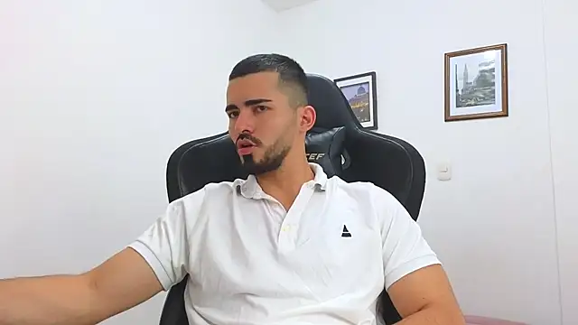 Massimoo 07 online show from 3, 3, 2025