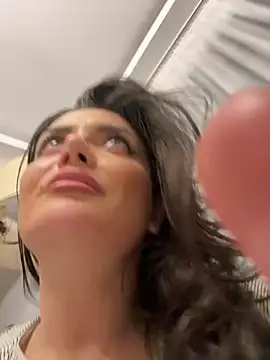 Snapshot of myakalifa chatting on 17, 3, 2025 myakalifa online show from 17, 3, 2025