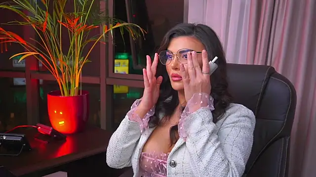 Snapshot of myakalifa chatting on 31, 1, 2025 myakalifa online show from 31, 1, 2025