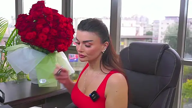 Snapshot of myakalifa chatting on 7, 10, 2025 myakalifa online show from 7, 10, 2025