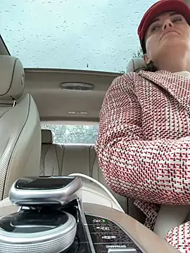 Snapshot of myakalifa chatting on 6, 10, 2025 myakalifa online show from 6, 10, 2025