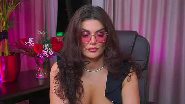 Snapshot of myakalifa chatting on 15, 9, 2025 myakalifa online show from 15, 9, 2025