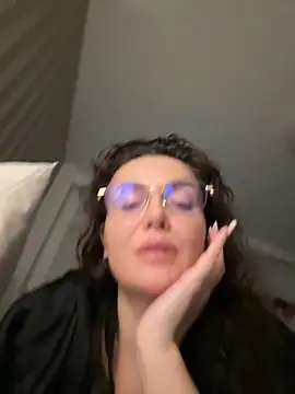 Snapshot of myakalifa chatting on 18, 11, 2025 myakalifa online show from 18, 11, 2025