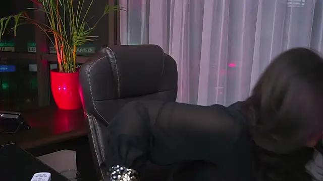 Snapshot of myakalifa chatting on 14, 3, 2025 myakalifa online show from 14, 3, 2025