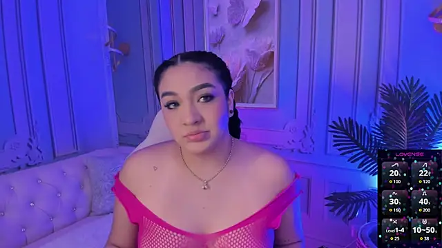 stefany duque1  online show from 2, 11, 2025