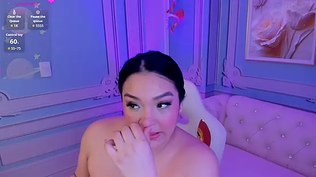 stefany duque1  online show from 2, 10, 2025