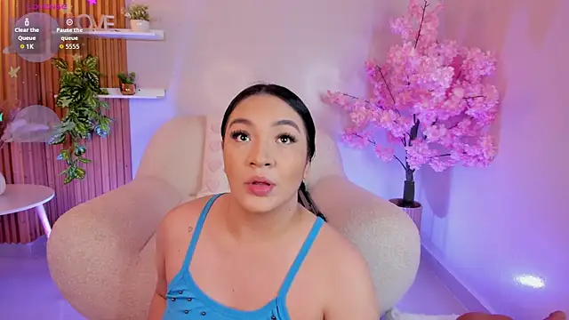 stefany duque1  online show from 30, 9, 2025