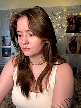 Snapshot of Sabrina_shells chatting on 21, 12, 2025 Sabrina shells online show from 21, 12, 2025