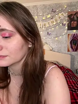 Snapshot of Sabrina_shells chatting on 17, 12, 2025 Sabrina shells online show from 17, 12, 2025