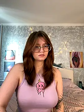 Sabrina shells online show from 10, 9, 2025