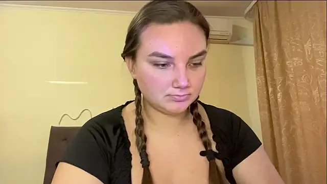 Dreamyblushfairy online show from 13, 10, 2025