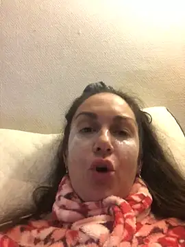 BELLAMORGANE1 online show from 4, 1, 2025