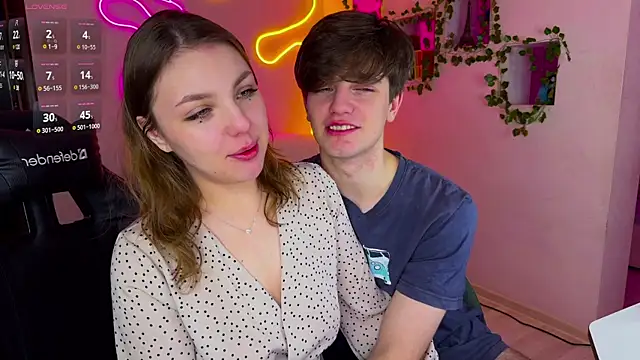 RobertAndLinela online show from 2, 3, 2025