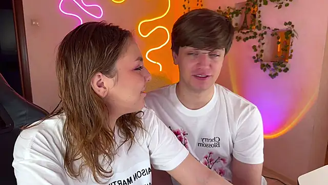 RobertAndLinela online show from 10, 10, 2025