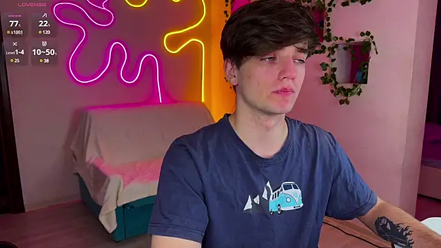 RobertAndLinela online show from 4, 3, 2025