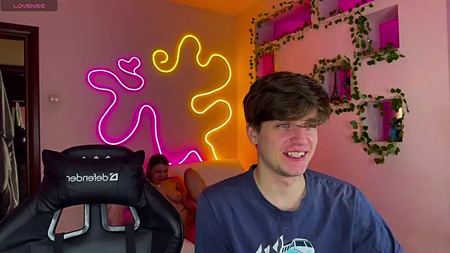 RobertAndLinela online show from 28, 2, 2025