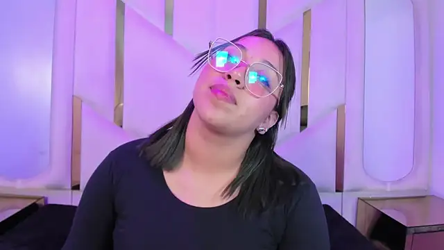 IsabellRodriguez18 online show from 11, 4, 2026