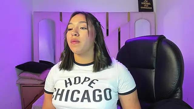 IsabellRodriguez18 online show from 4, 4, 2026