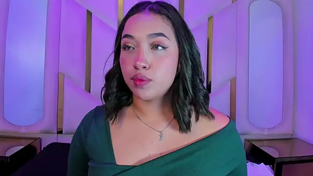 IsabellRodriguez18 online show from 14, 4, 2026