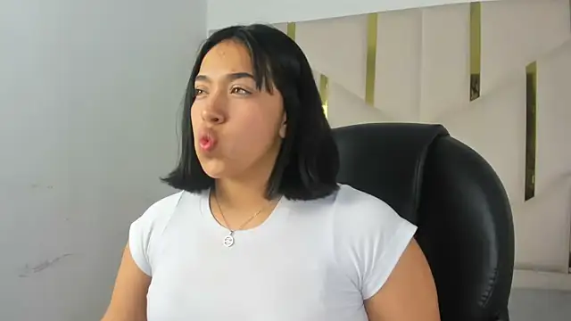 IsabellRodriguez18 online show from 5, 12, 2025