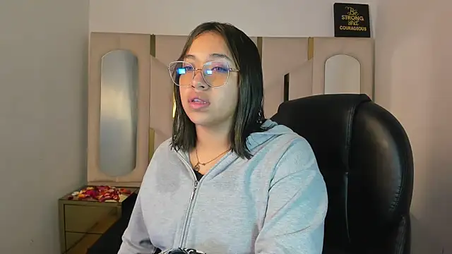 IsabellRodriguez18 online show from 14, 2, 2026