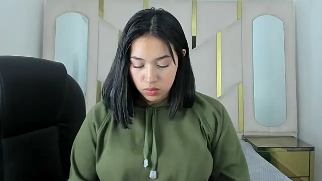 IsabellRodriguez18 online show from 15, 9, 2025