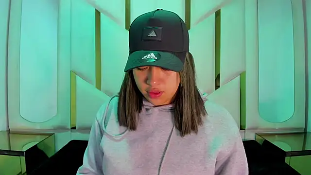 IsabellRodriguez18 online show from 13, 4, 2026