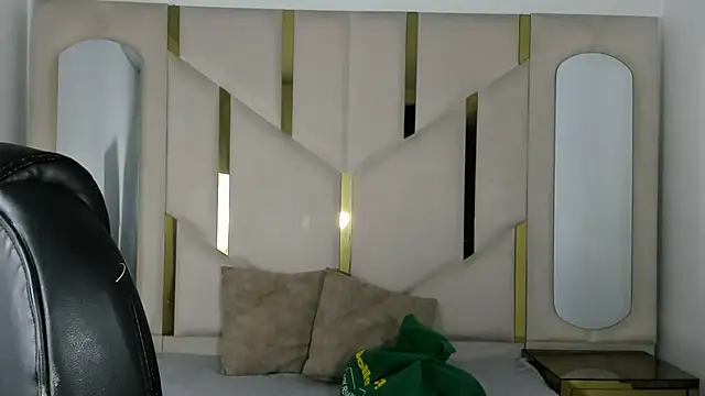 IsabellRodriguez18 online show from 12, 9, 2025