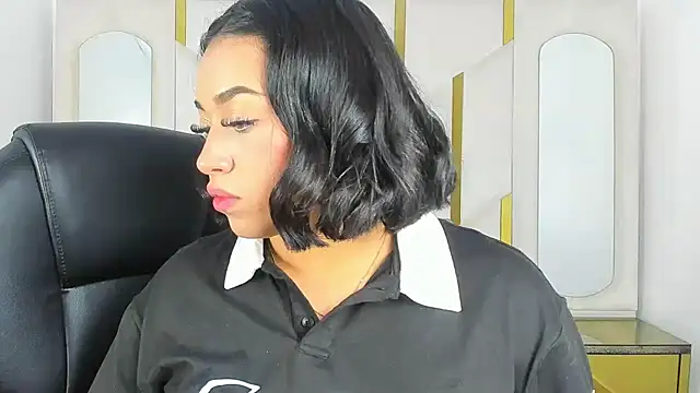 IsabellRodriguez18 online show from 26, 11, 2025