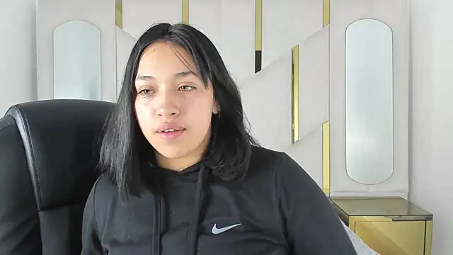 IsabellRodriguez18 online show from 17, 9, 2025