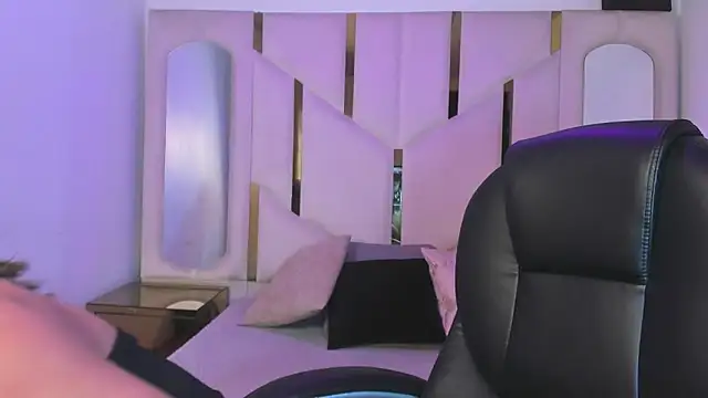 IsabellRodriguez18 online show from 31, 3, 2026