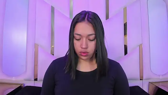 IsabellRodriguez18 online show from 11, 4, 2026