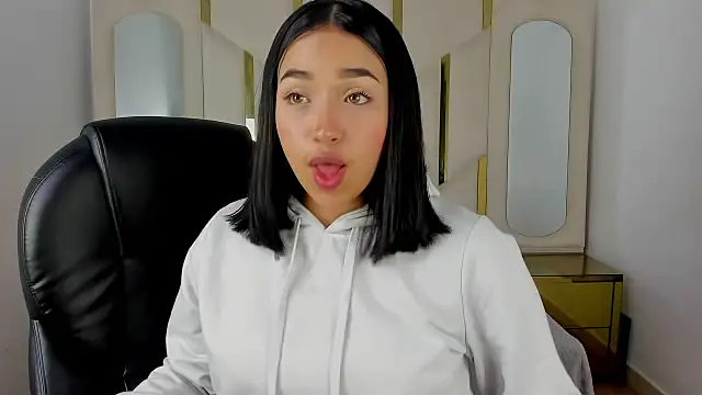 IsabellRodriguez18 online show from 6, 10, 2025